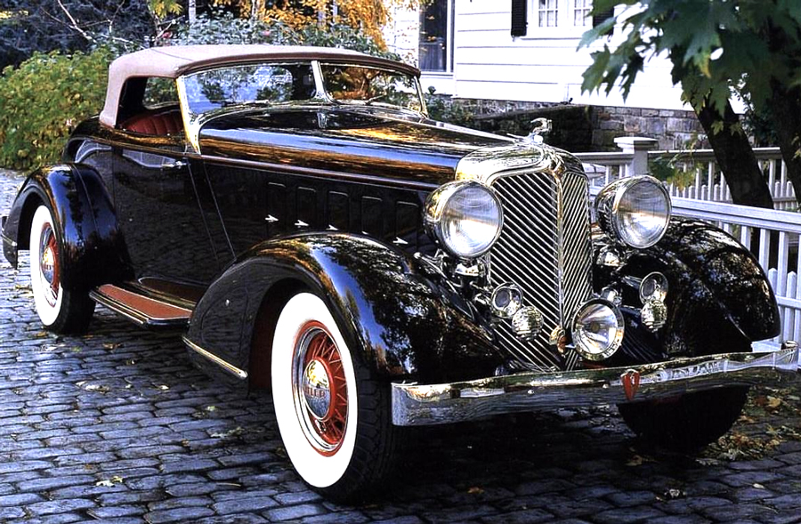 one-off 1932 CH Imperial Speedster pebble beach - Life in classic