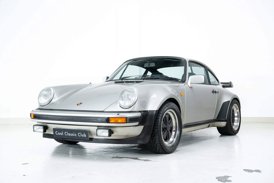 Posche 930 at Life in Classic