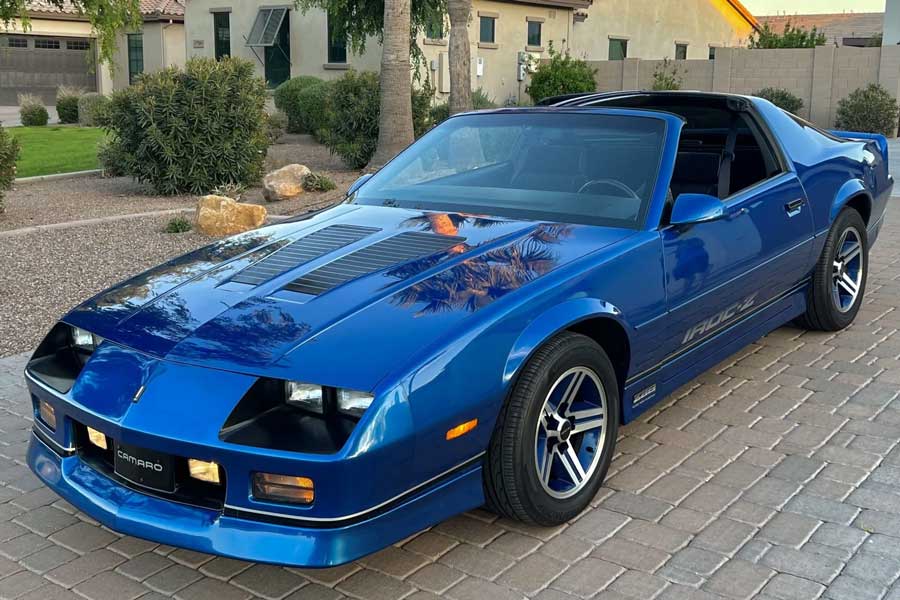 Chevrolet Camaro IROC-Z at Life in Classic