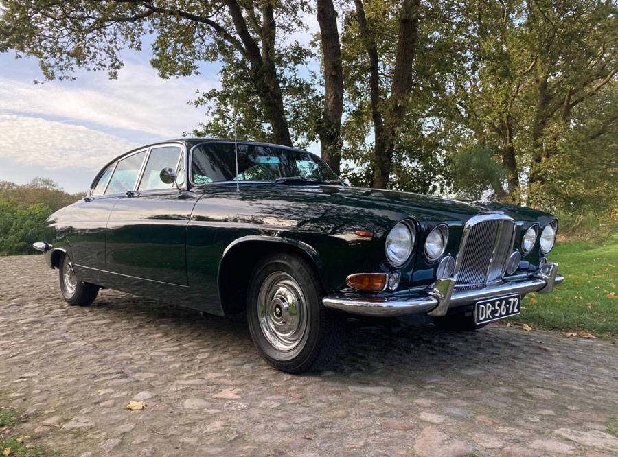 Jaguar 420 at Life in Classic